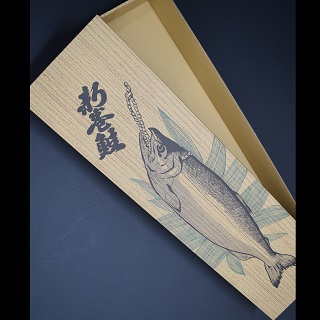 新巻鮭用 段ボールケース (木箱風デザイン)